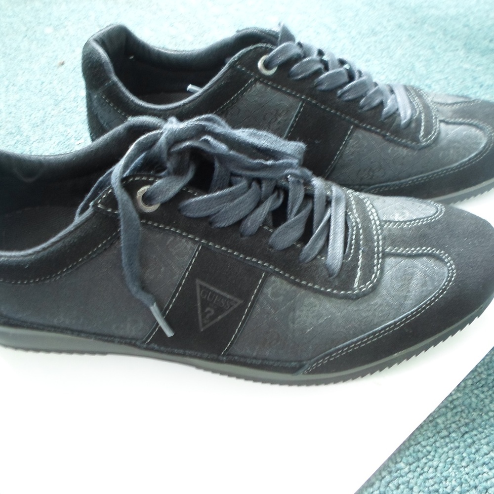 Guess Men's Sneakers (size 10 1/2)
